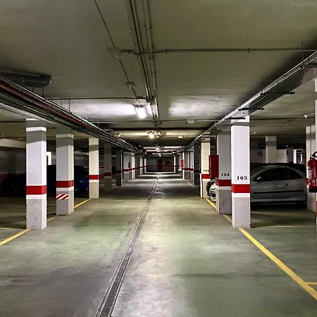 Puerto Marinas Vyb دينايا