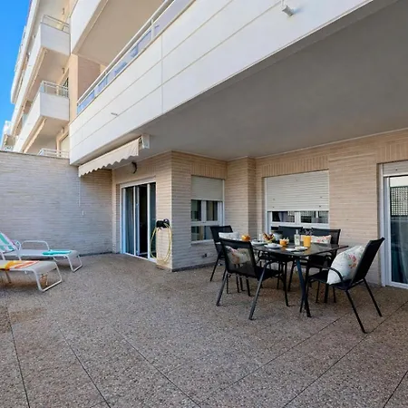 Marina By Edeal Homes 아파트 *